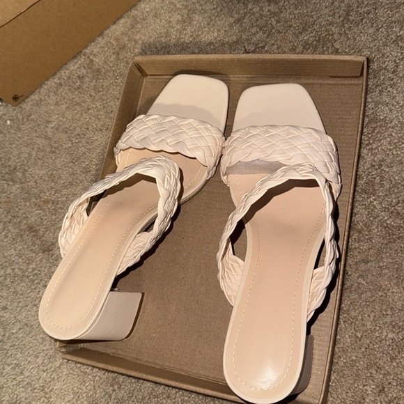 Heels - Picture 3 of 3